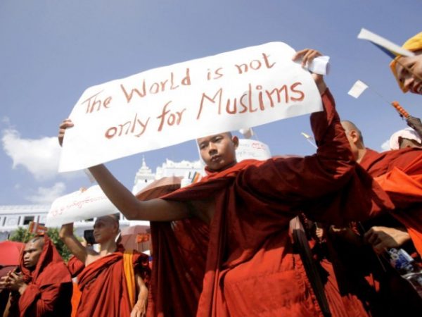 burmese-monks-e1506120223754.jpg