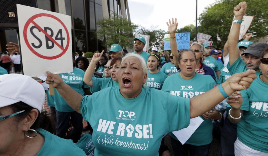 sanctuary_cities_texas_43681_c0-85-4900-2941_s885x516.jpg