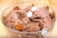 icecreambowlssrockyroad.jpg