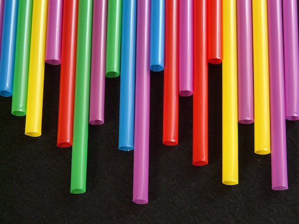 straws-tube-plastic-colorful-65612-pixabay-600.jpeg
