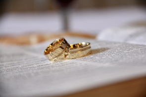 wedding-rings-on-bibl.jpg